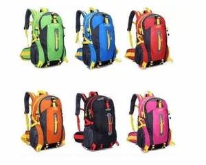 Mochila Trekking + 2 Bastones De Trekking + 1 bolsas de HIdratacion